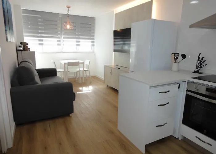 Somo. A Pie De Playa *